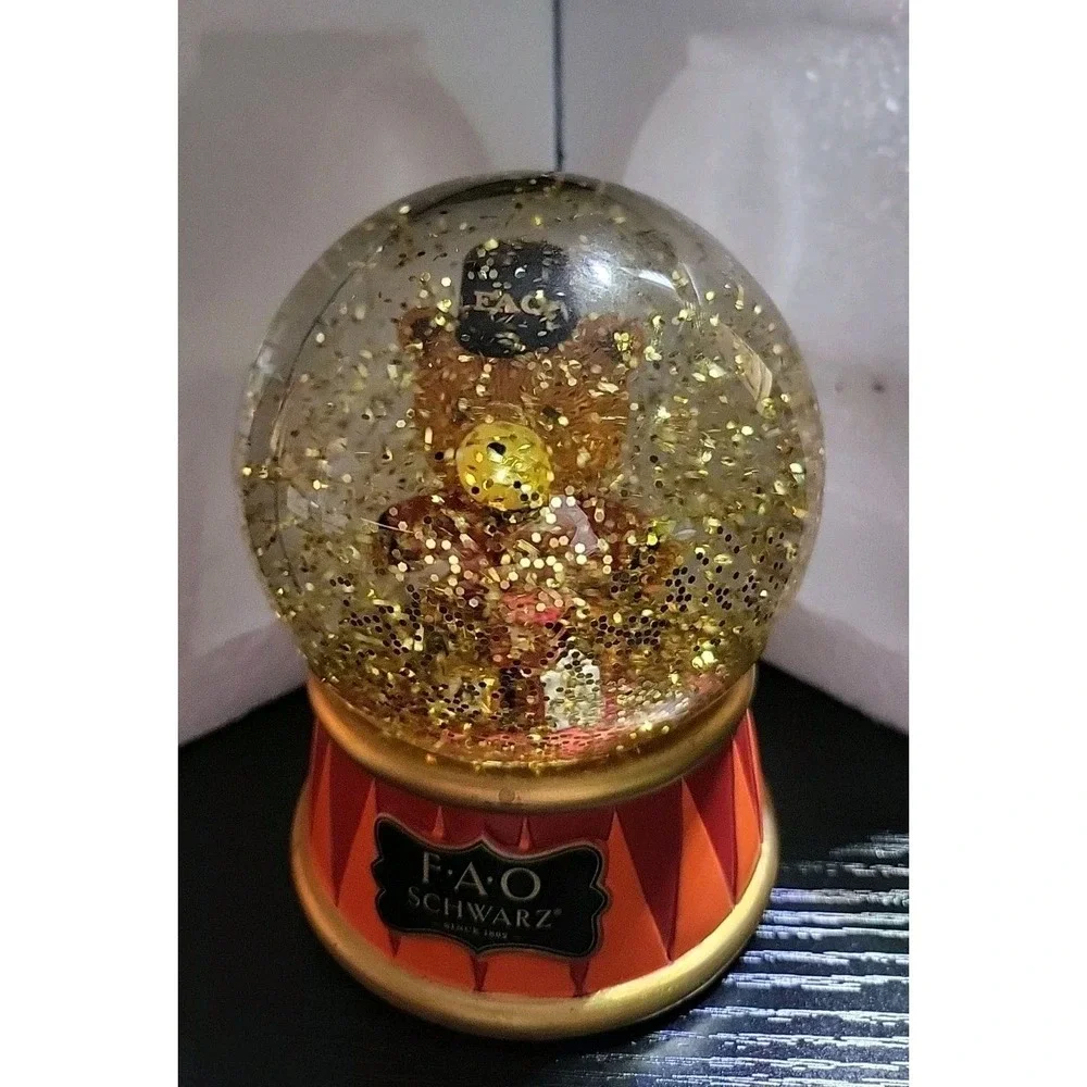 Department 56 FAO Schwarz SNOW GLOBE Bear 🐻